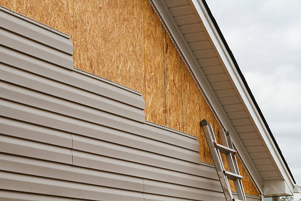 Professional Wood Siding technician working in Thomaston, NY